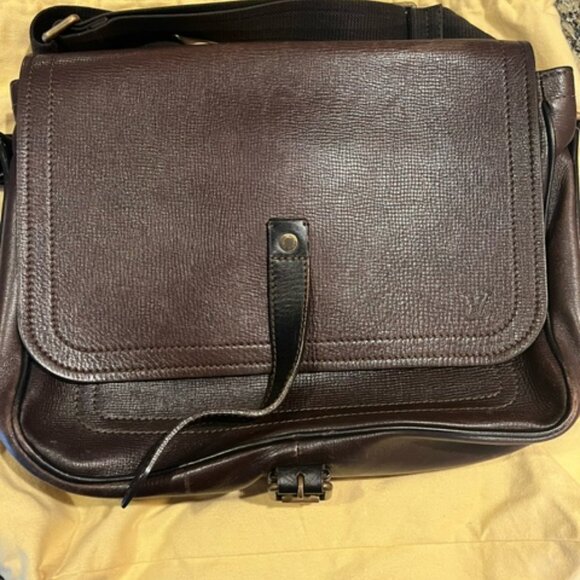 Louis Vuitton Omaha Bag - Picture 1 of 8